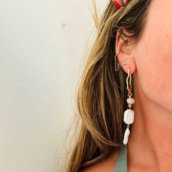 NEW NORDSTROM 18kt Gold Plated Pearl Bead Vintage Drop Hoop Earrings Jewelry - Picture 15 of 16